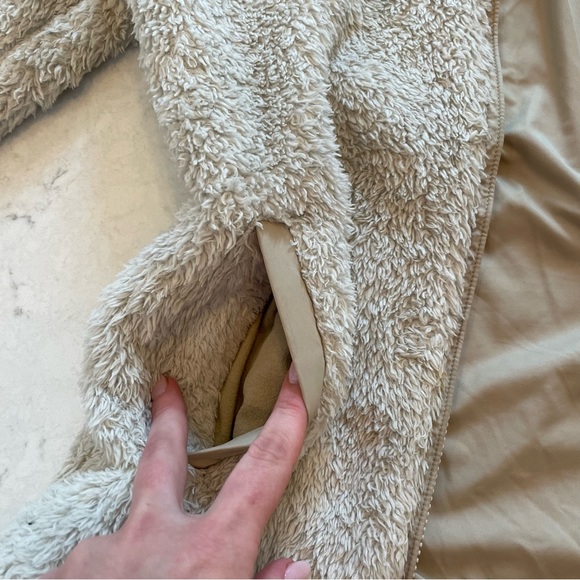 Patagonia Los Gatos Fleece Zip Up in Bleached Stone Size M - Picture 4 of 9